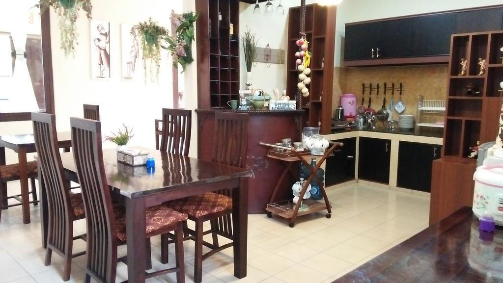 Roemah Canting Homestay Yogyakarta Exterior foto